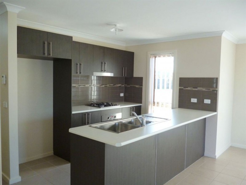 24 Vicky Court, Point Cook VIC 3030