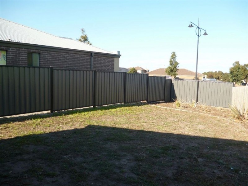24 Vicky Court, Point Cook VIC 3030