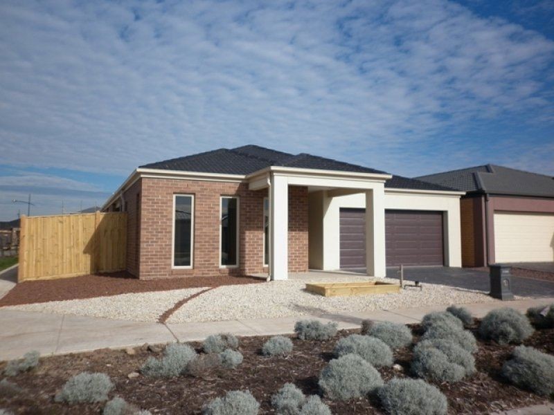 290 Saltwater Promenade, Point Cook VIC 3030