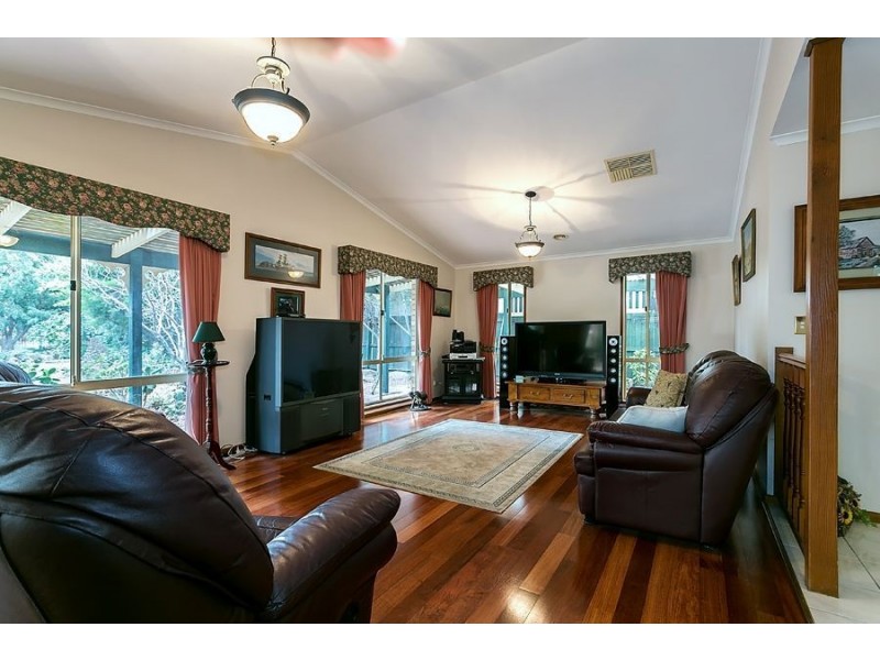 2 Hastings Avenue, Hoppers Crossing VIC 3029