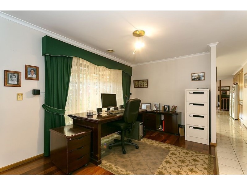 2 Hastings Avenue, Hoppers Crossing VIC 3029