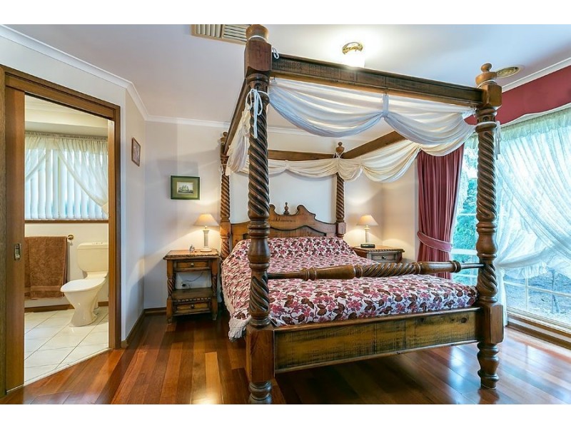 2 Hastings Avenue, Hoppers Crossing VIC 3029