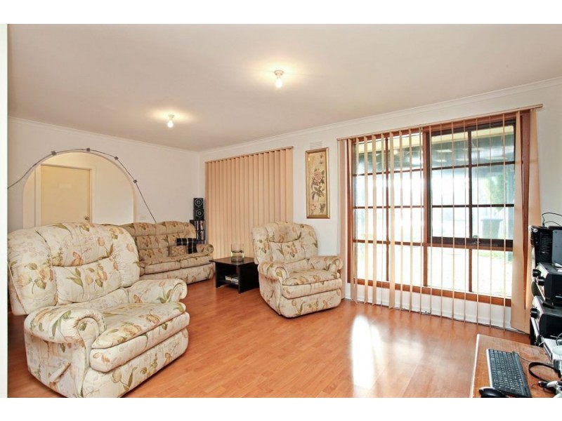 27 Huntingfield Drive, Hoppers Crossing VIC 3029