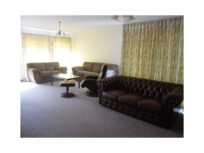 27 Swan Street, Werribee VIC 3030