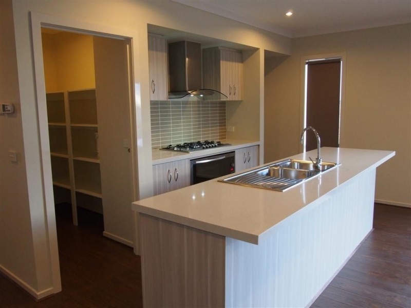 8 Trinity Place, Tarneit VIC 3029