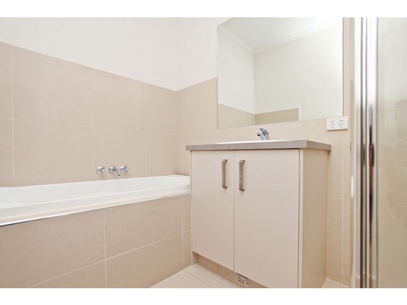 8/22 Stawell Street, Werribee VIC 3030