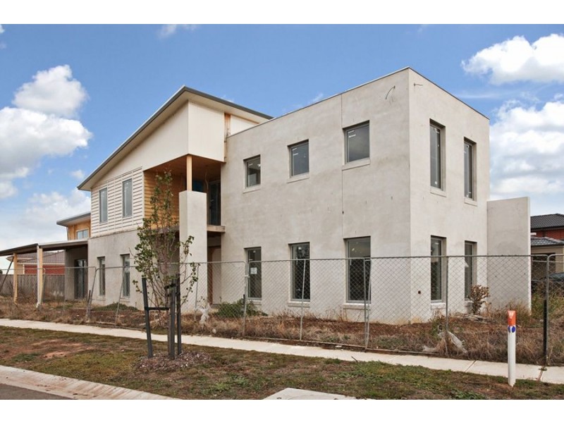 8 Stoneyfell Road, Point Cook VIC 3030