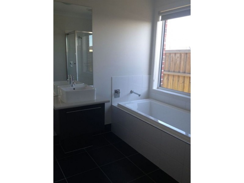 73 Tristania Drive, Point Cook VIC 3030