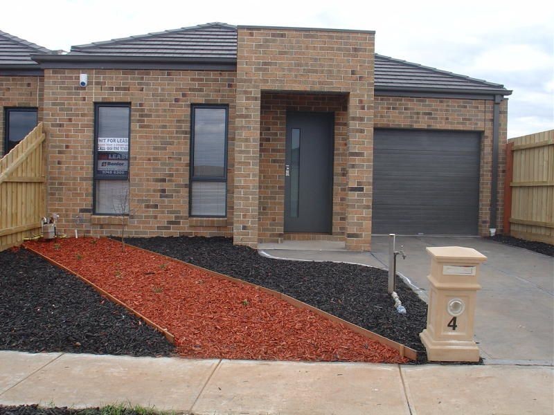 2/4 Begg Avenue, Truganina VIC 3029