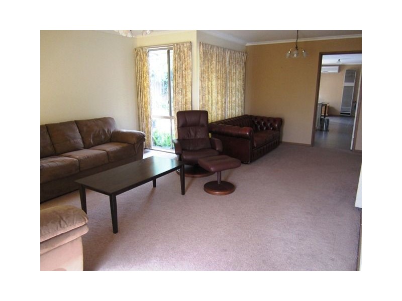 27 Swan Street, Werribee VIC 3030