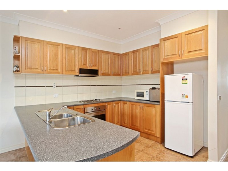 2/21 Hooker Road, Werribee VIC 3030