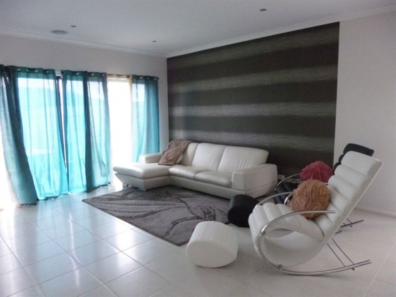 27 Basinview Drive, Tarneit VIC 3029