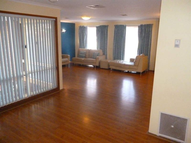 34 Dona Drive, Hoppers Crossing VIC 3029