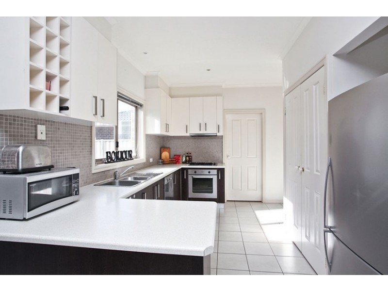 1/4 Jordyn Street, Tarneit VIC 3029