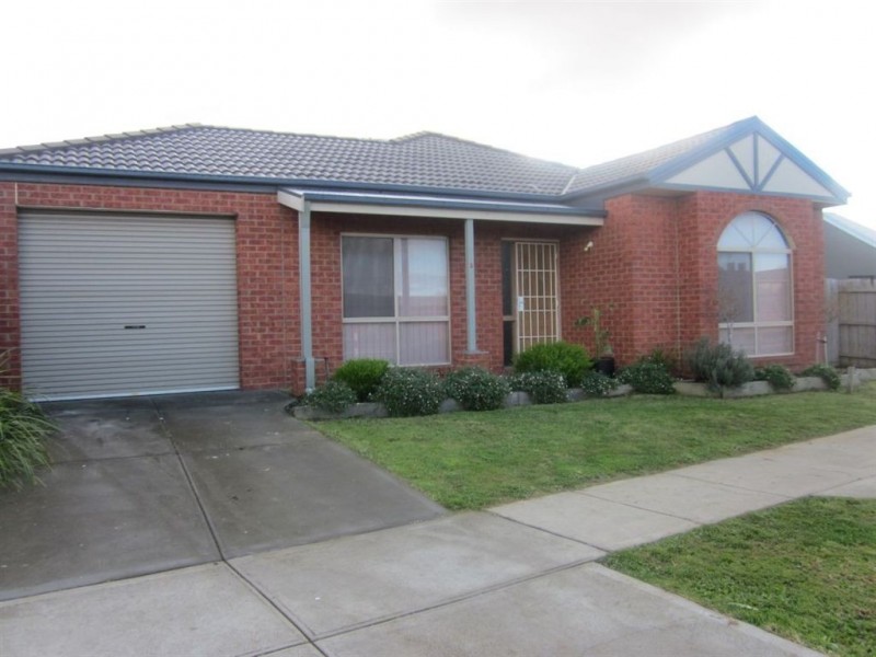 2/92 Thames Boulevard, Werribee VIC 3030