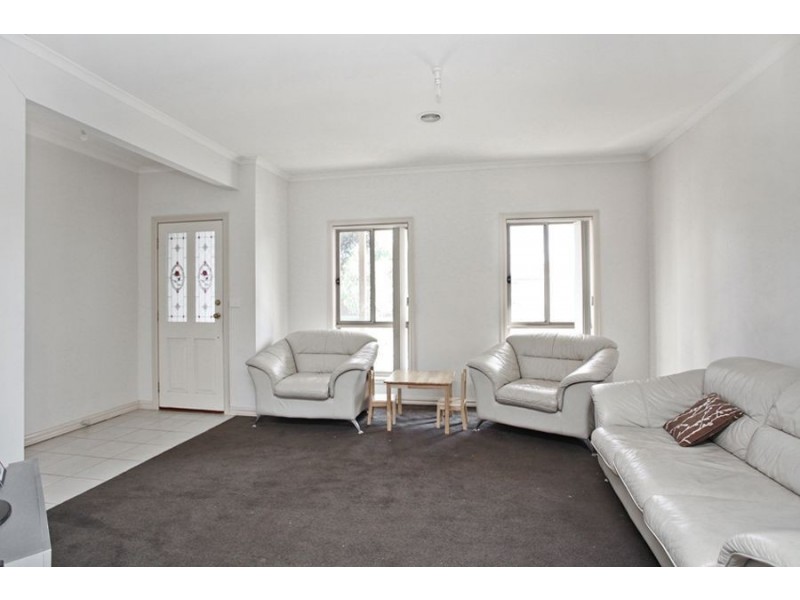 1/4 Jordyn Street, Tarneit VIC 3029