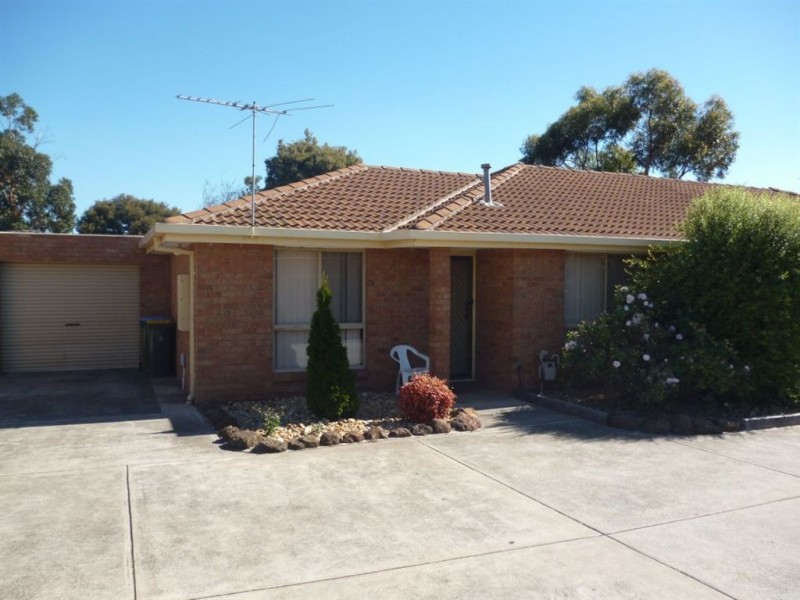 2/73 Rosella Avenue, Werribee VIC 3030