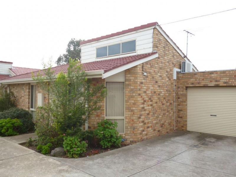 2/27 Hotham Crescent, Hoppers Crossing VIC 3029