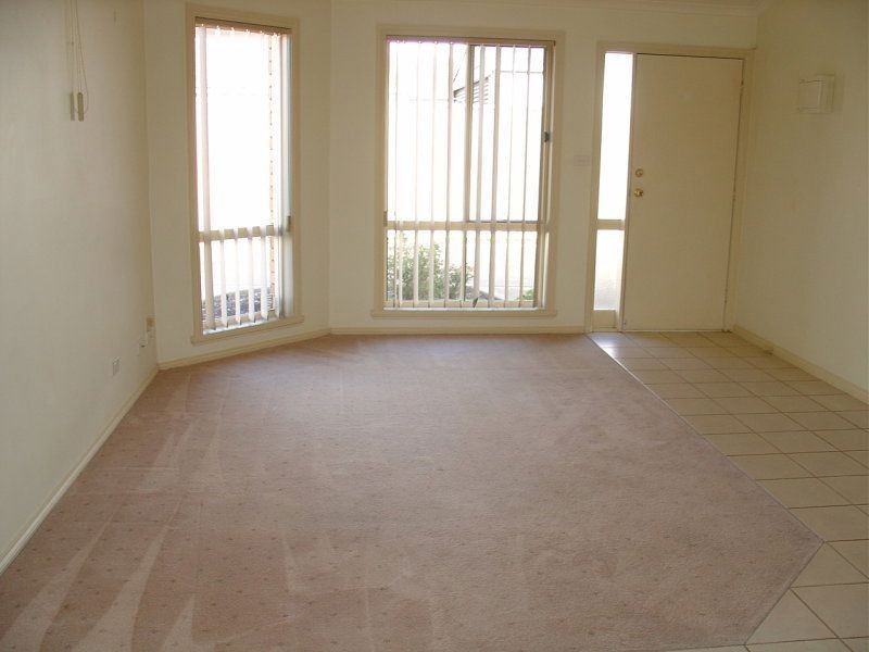 2/27 Hotham Crescent, Hoppers Crossing VIC 3029