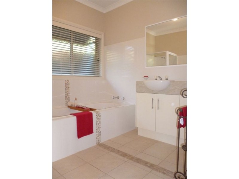 6 Christina Court, Werribee VIC 3030