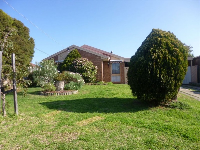 17 Queensbury Way, Werribee VIC 3030