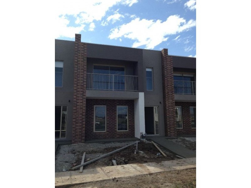 32 Scrubwren Drive, Williams Landing VIC 3027