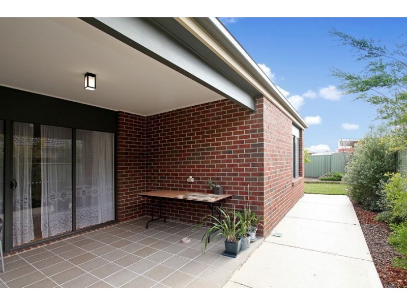 11 Vaughan Chase, Wyndham Vale VIC 3024