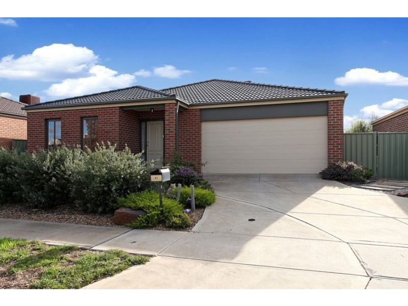 11 Vaughan Chase, Wyndham Vale VIC 3024