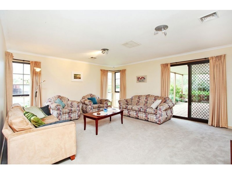 32 Manorvale Parade, Werribee VIC 3030