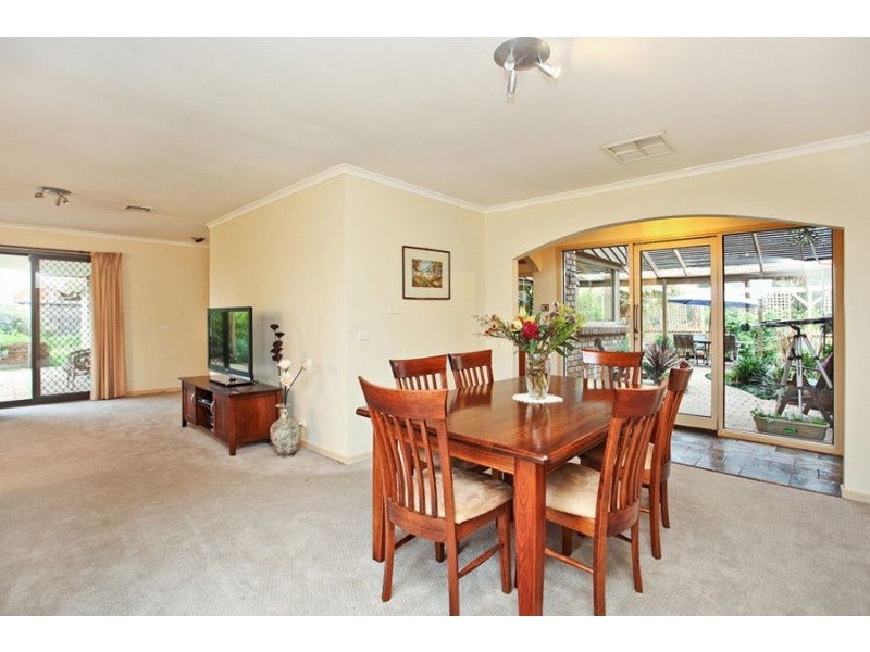 32 Manorvale Parade, Werribee VIC 3030