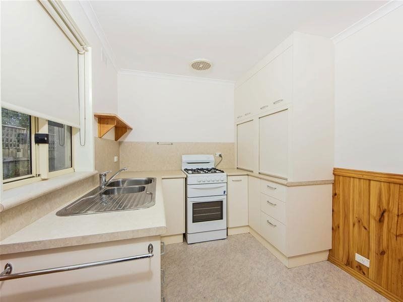 7/27 Deutgam Street, Werribee VIC 3030