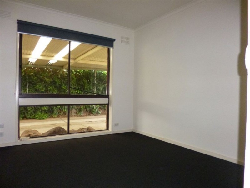 33 Cormorant Crescent, Werribee VIC 3030