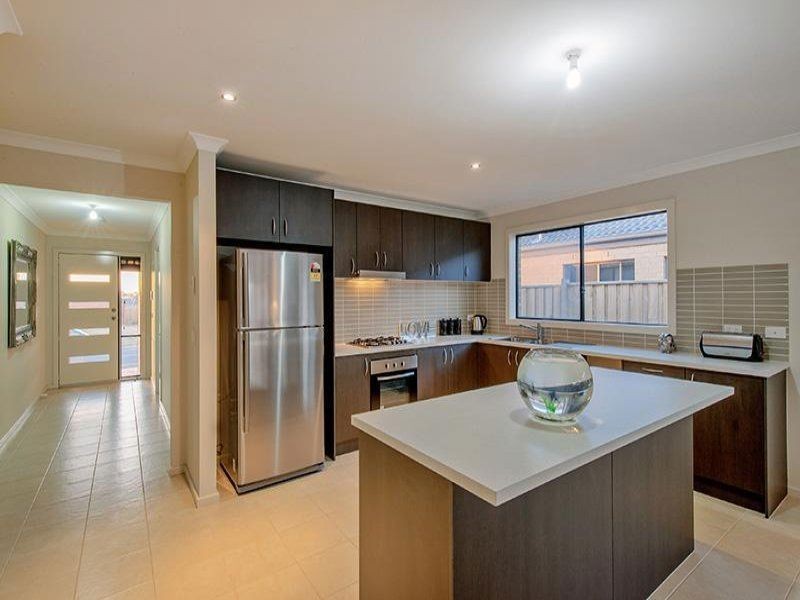 215 Botanica Springs Boulevard, Brookfield VIC 3338