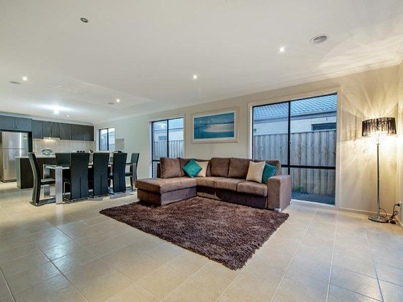 215 Botanica Springs Boulevard, Brookfield VIC 3338