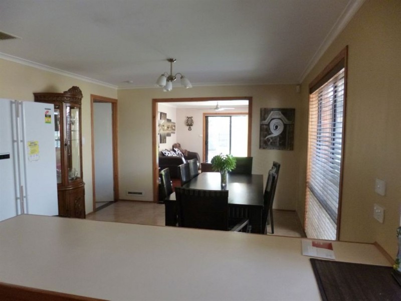 8 Pitta Close, Werribee VIC 3030