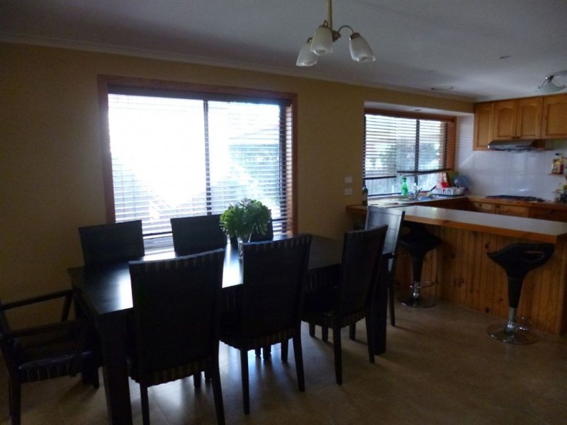 8 Pitta Close, Werribee VIC 3030