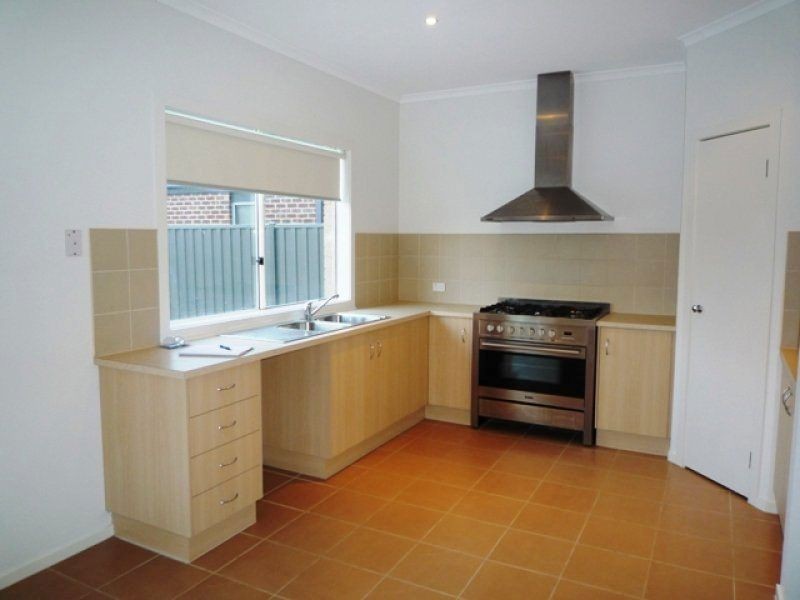 10 Misty Meadow Grove, Truganina VIC 3029