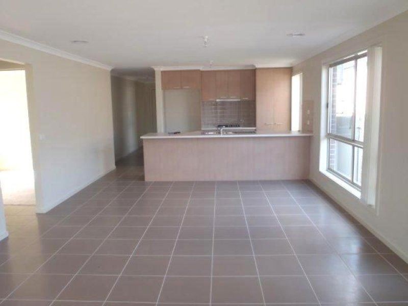 9 Vicky Court, Point Cook VIC 3030