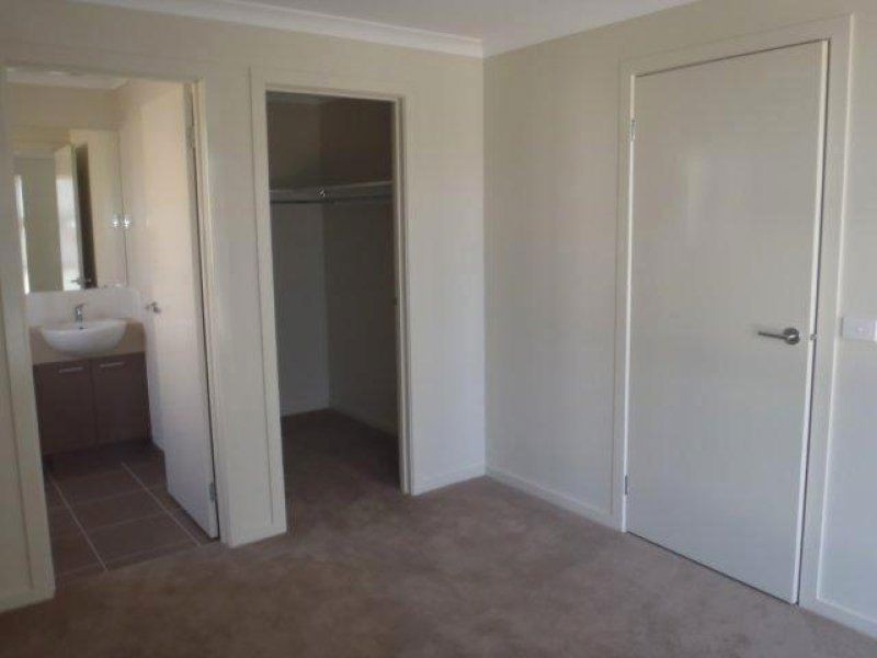 9 Vicky Court, Point Cook VIC 3030