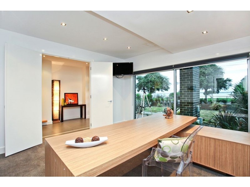 29 The Esplanade, North Geelong VIC 3215
