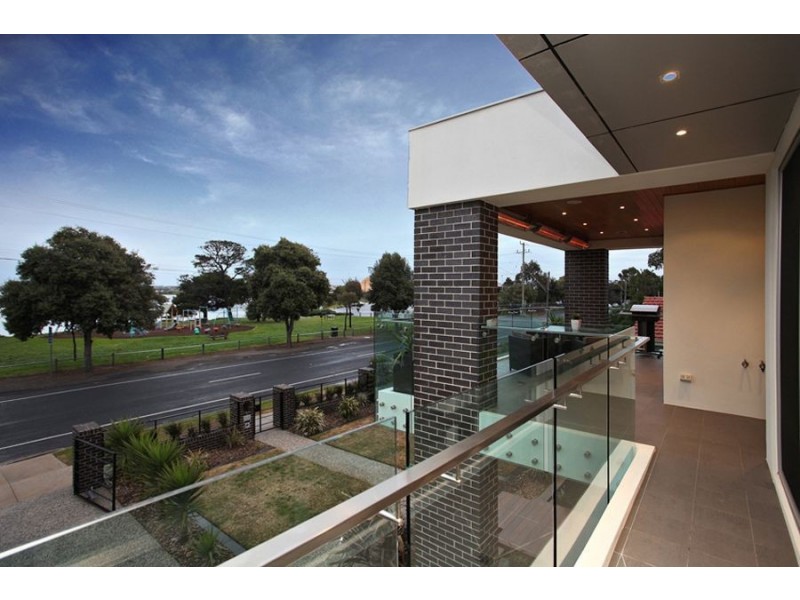 29 The Esplanade, North Geelong VIC 3215