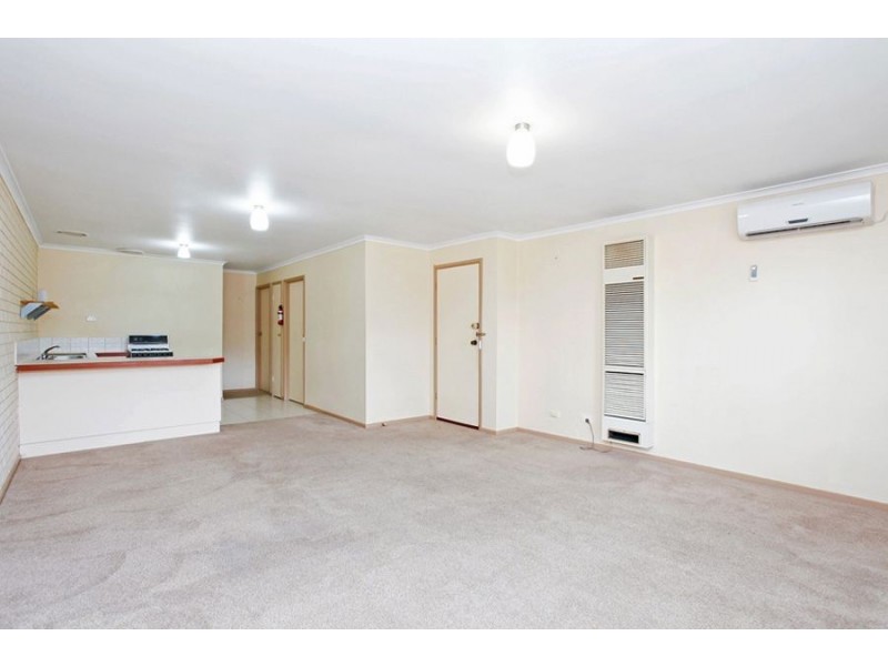 2/288 Greaves Street North, Werribee VIC 3030