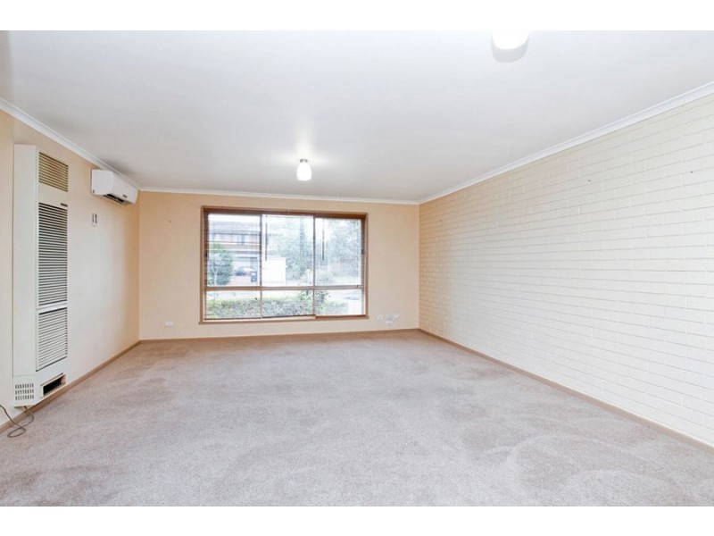 2/288 Greaves Street North, Werribee VIC 3030