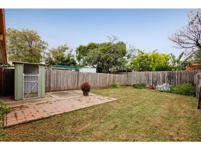 2/288 Greaves Street North, Werribee VIC 3030