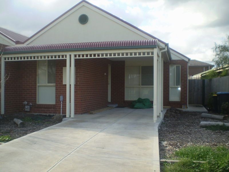 2/12 Endeavour Way, Wyndham Vale VIC 3024