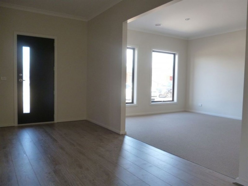 4 Michael Place, Point Cook VIC 3030