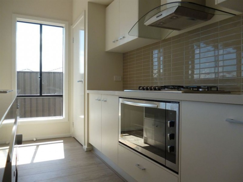 4 Michael Place, Point Cook VIC 3030