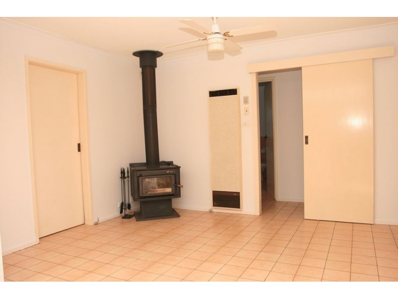 4 Claremont Crescent, Hoppers Crossing VIC 3029