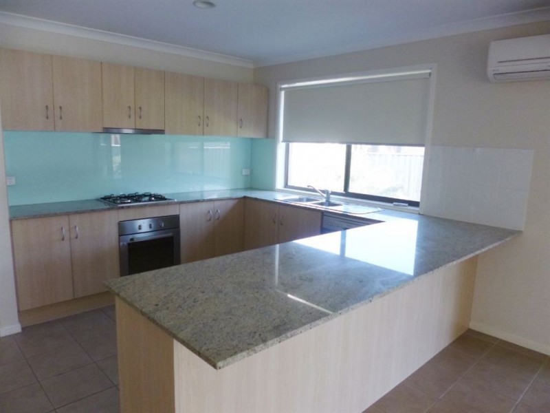 50 Monteray Bay- Sanctuary Lakes, Point Cook VIC 3030