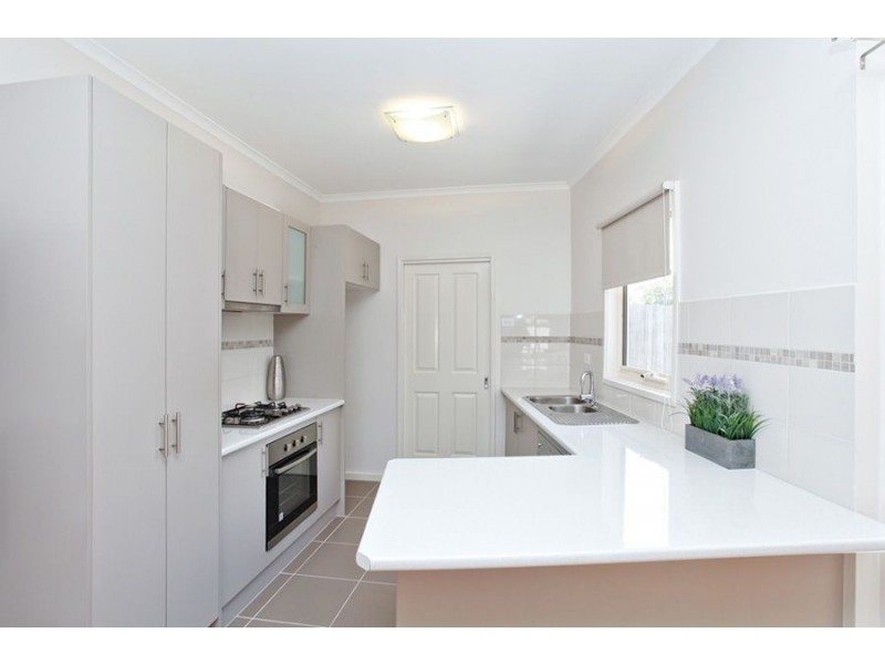 3/8 Moffatt Crescent, Hoppers Crossing VIC 3029